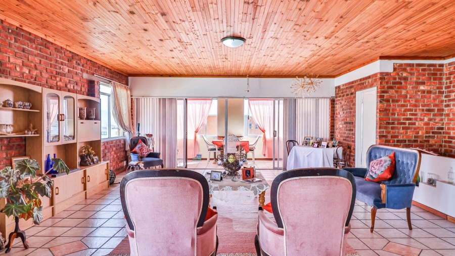 4 Bedroom Property for Sale in De Kelders Western Cape